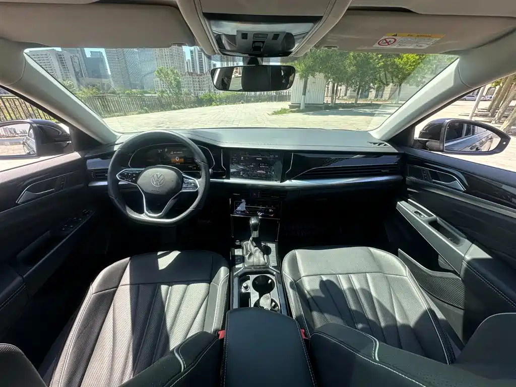 Volkswagen Passat 2024 330TSI Starlight Elite Edition фото 8