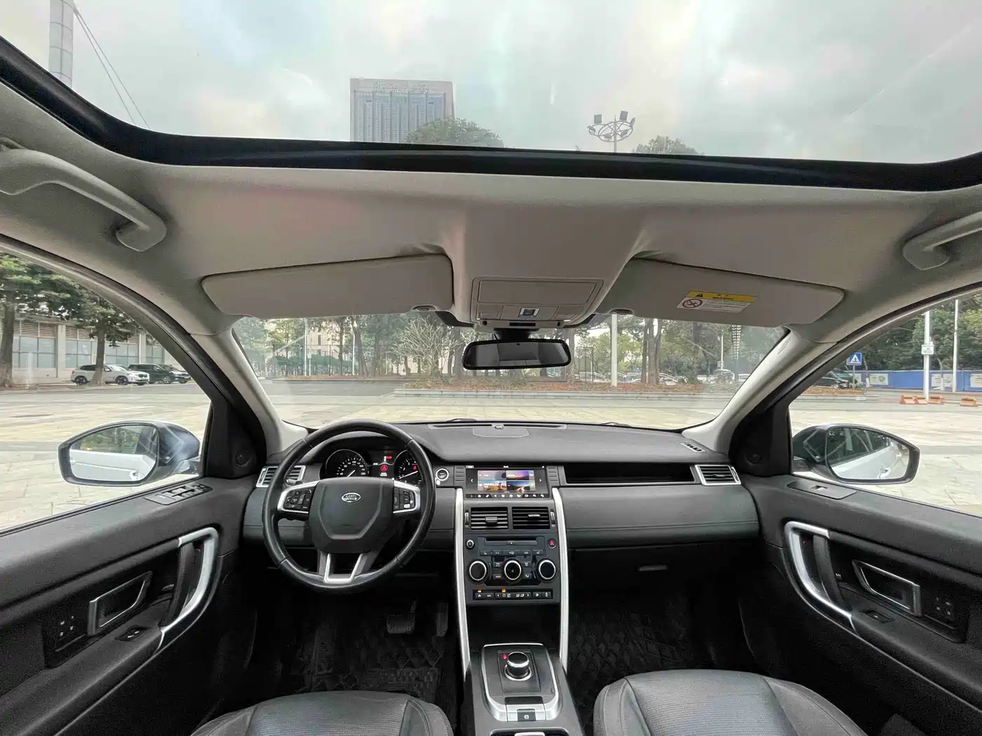 Land Rover Discovery Sport 2017 2.0T HSE фото 10