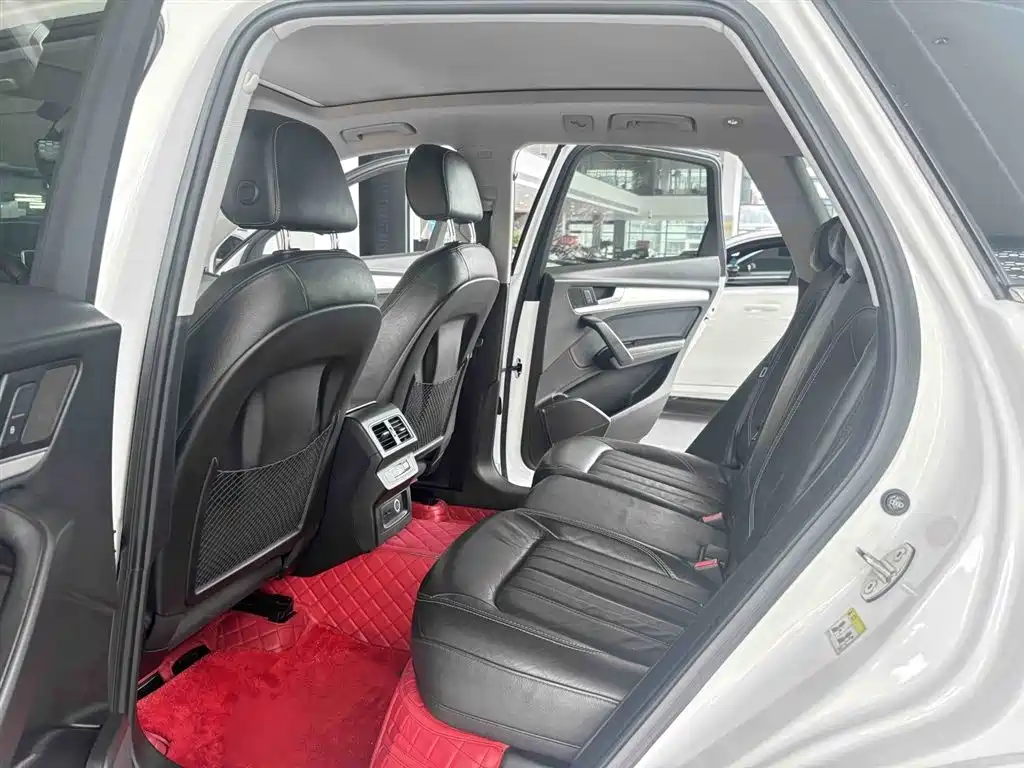 Audi Q5L 2020 Facelift 40 TFSI Honor Fashion фото 15