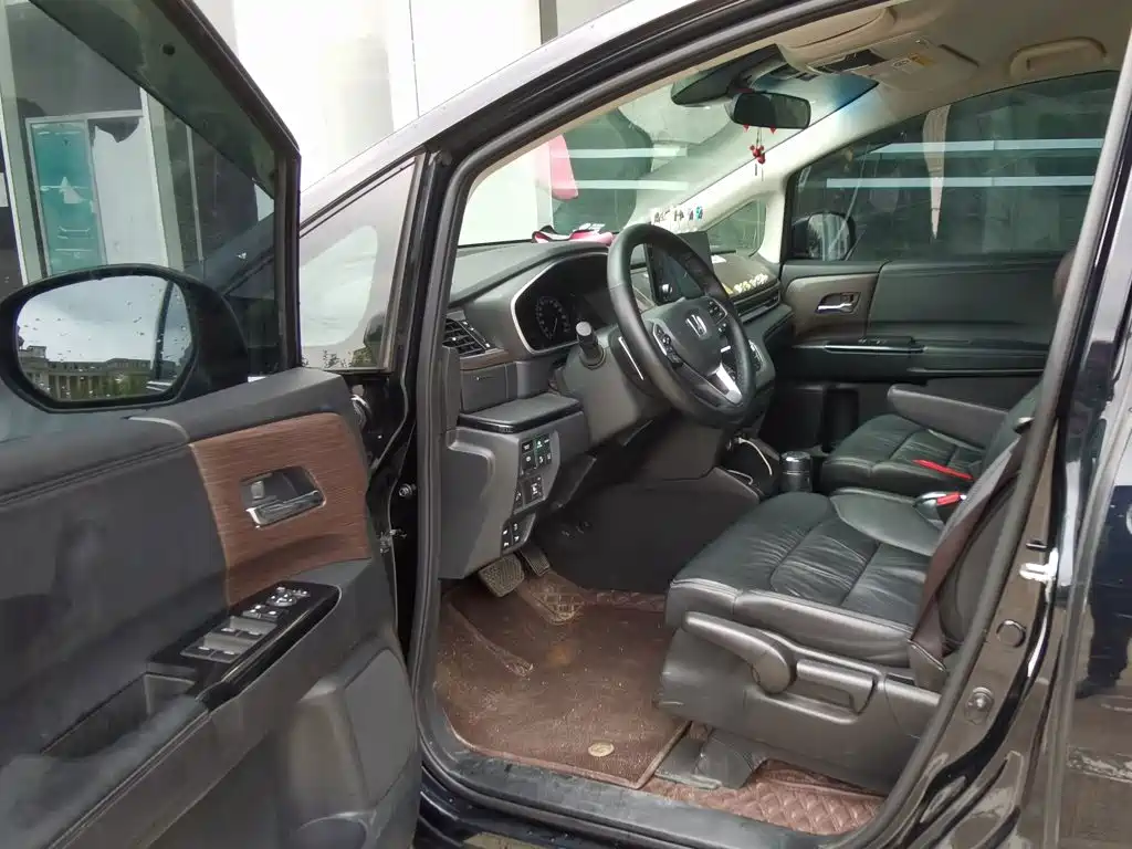 Photo 12 - Honda Odyssey