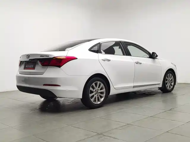 Hyundai Mistra 2014 1.8L Auto Smart GLS — фото 2