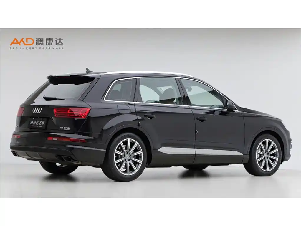 Фото 3 - Audi Q7