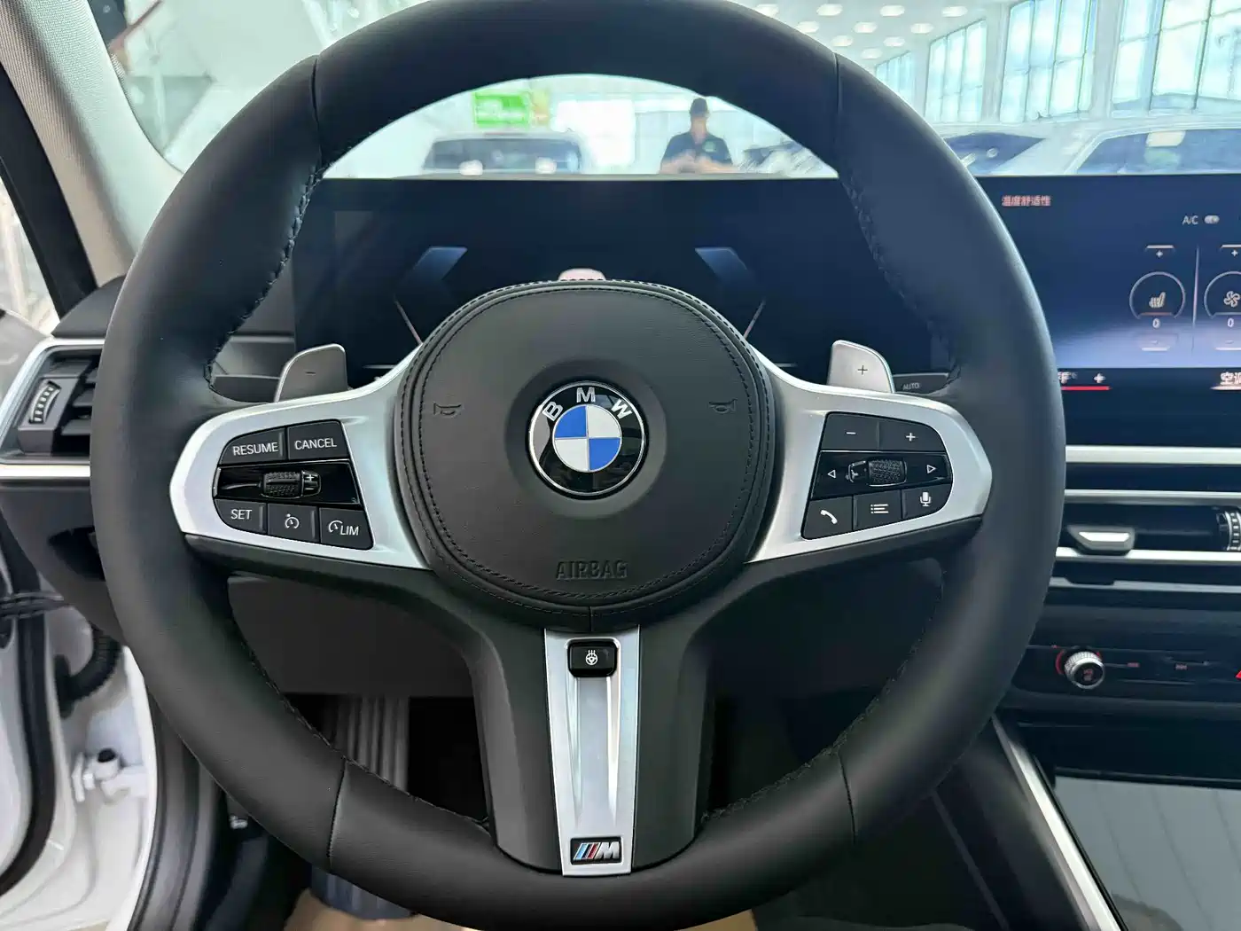 BMW 3 Series 2023 320Li M Sport Package фото 12