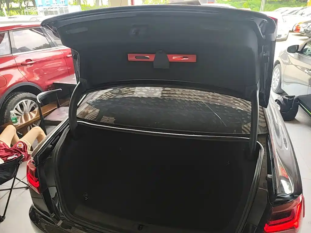 Фото 19 - Audi A6L