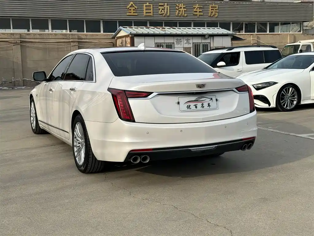 CADILLAC CT6