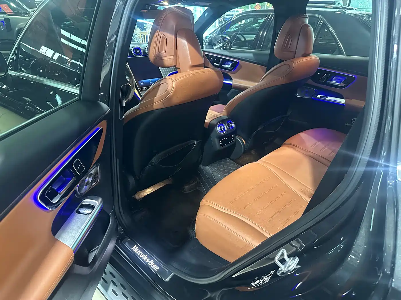 Mercedes-Benz GLC 2023 GLC 300 L 4MATIC Luxury 7-Seater фото 7