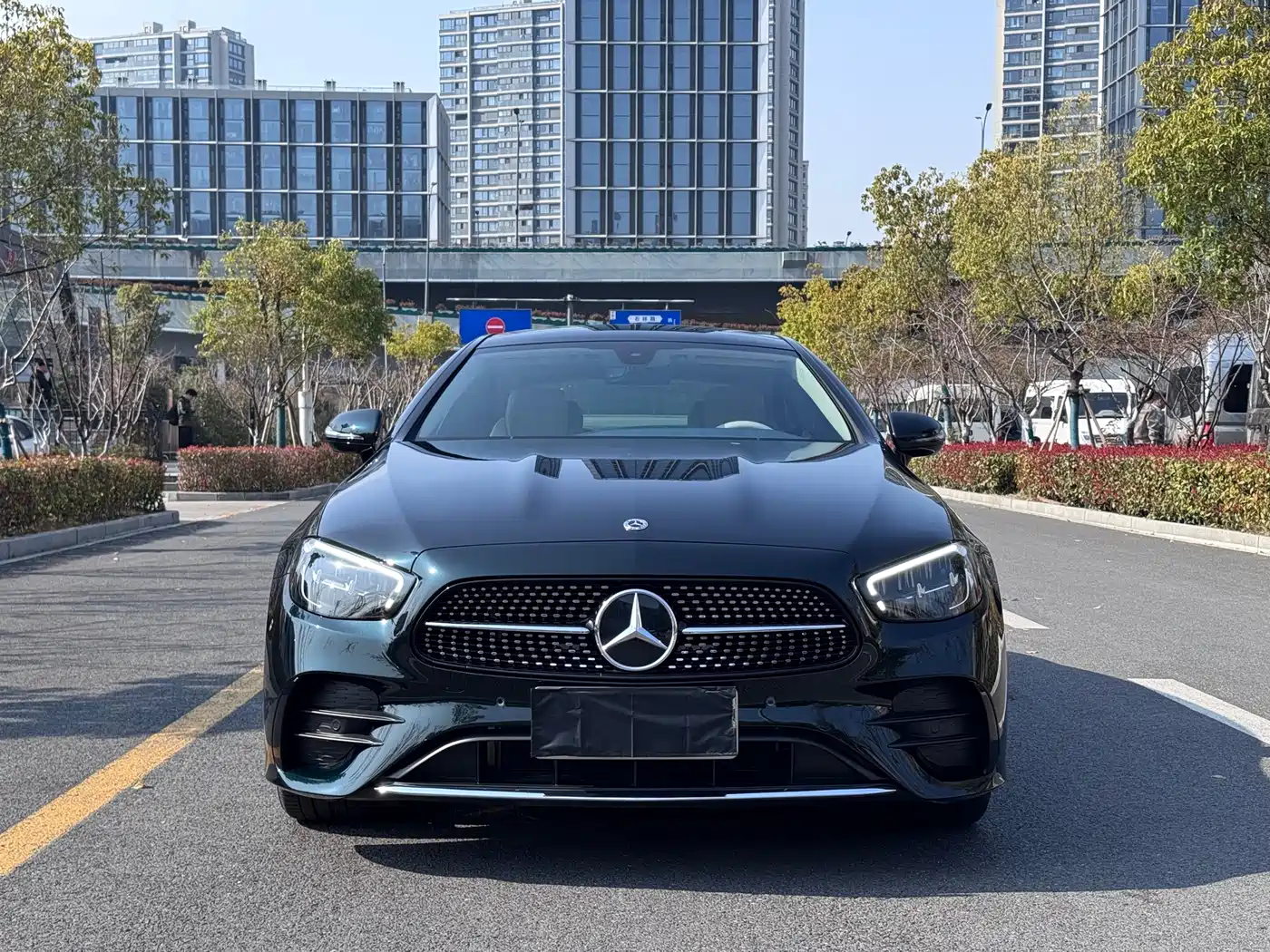 MERCEDES-BENZ E CLASS