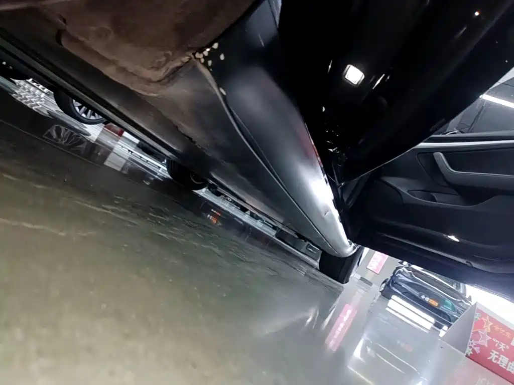 Фото 21 - Tesla Model 3