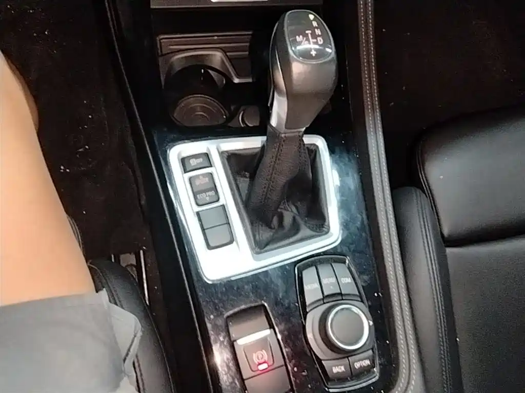 BMW 1 Series 2018 118i Sport Edition фото 14