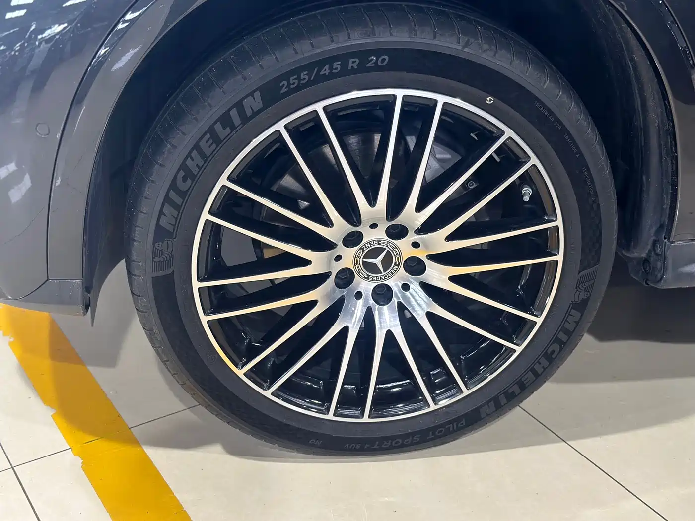 Mercedes-Benz GLC 2023 GLC 300 L 4MATIC Luxury 7-Seater фото 3