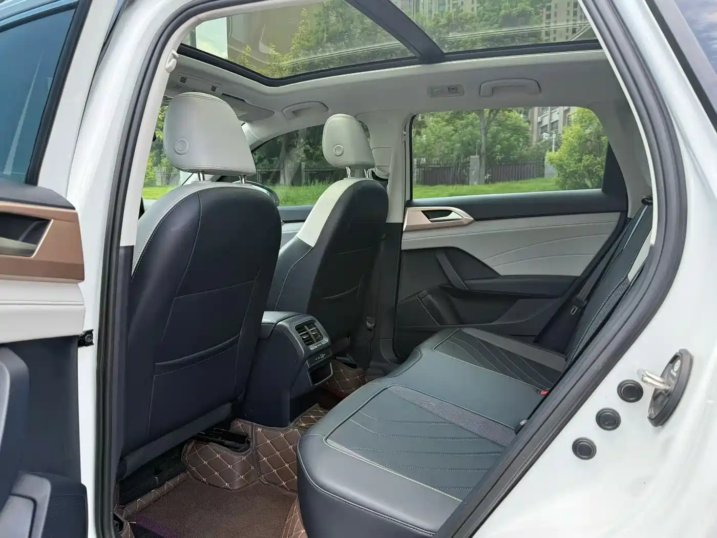 Volkswagen Tharu, миниатюра 8