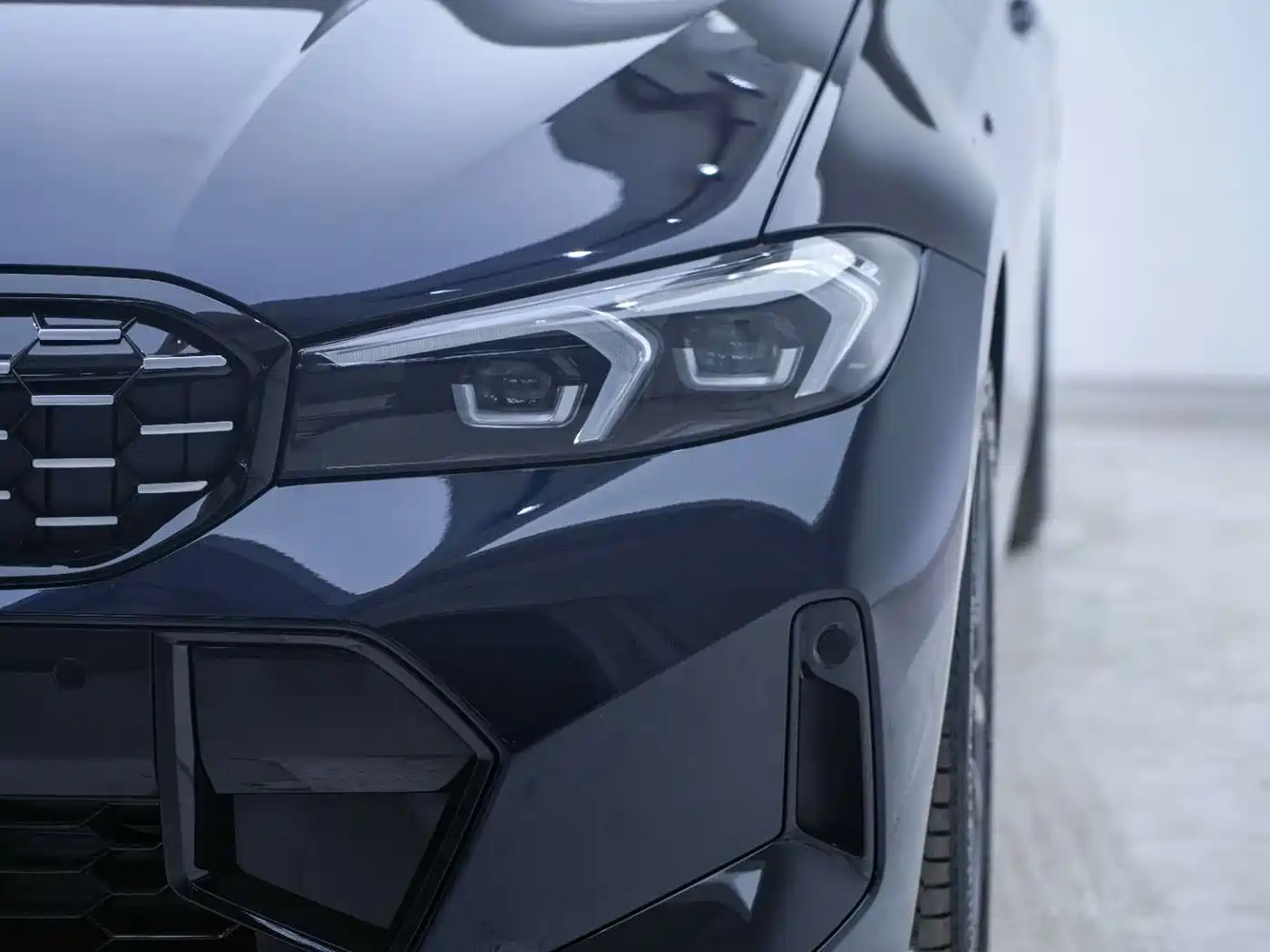 BMW 3 Series 2023 325Li M Sport Black Night Package фото 10
