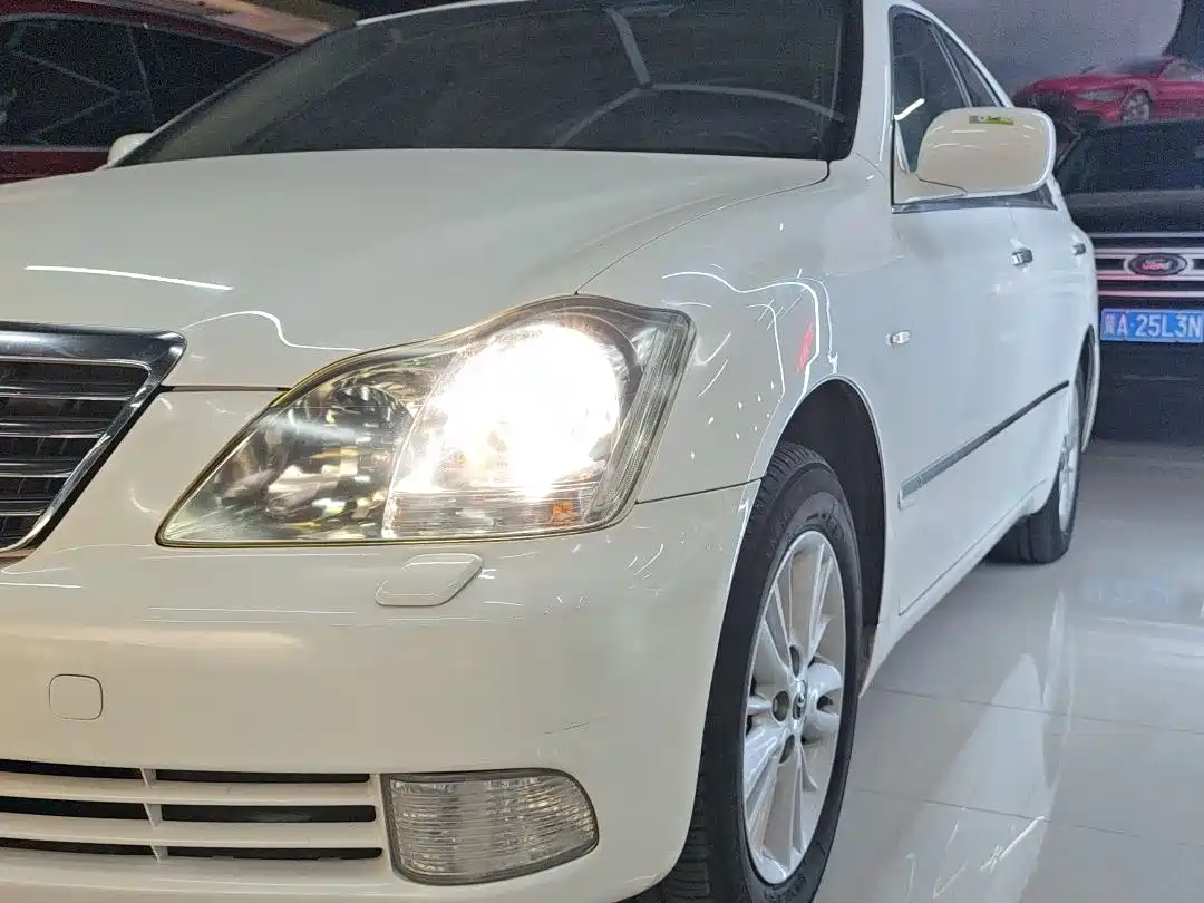 Toyota Crown 2007 2.5L Royal Special Edition фото 8