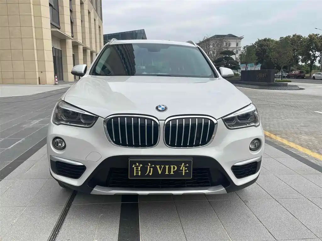 BMW X1 2019 sDrive18Li Premium Model фото 2