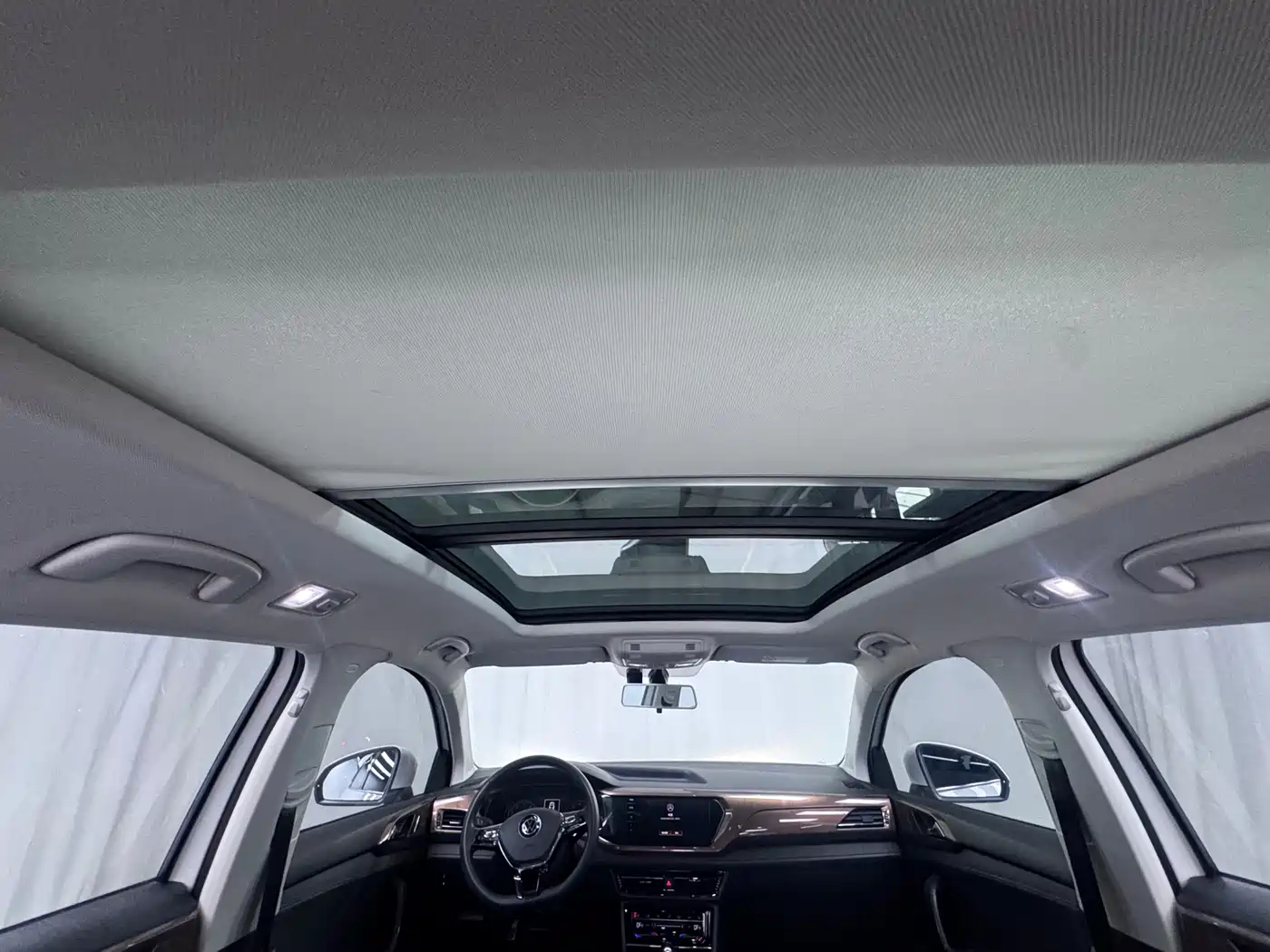 Volkswagen Tharu 2021 Model 280TSI 2WD Luxury Edition фото 7