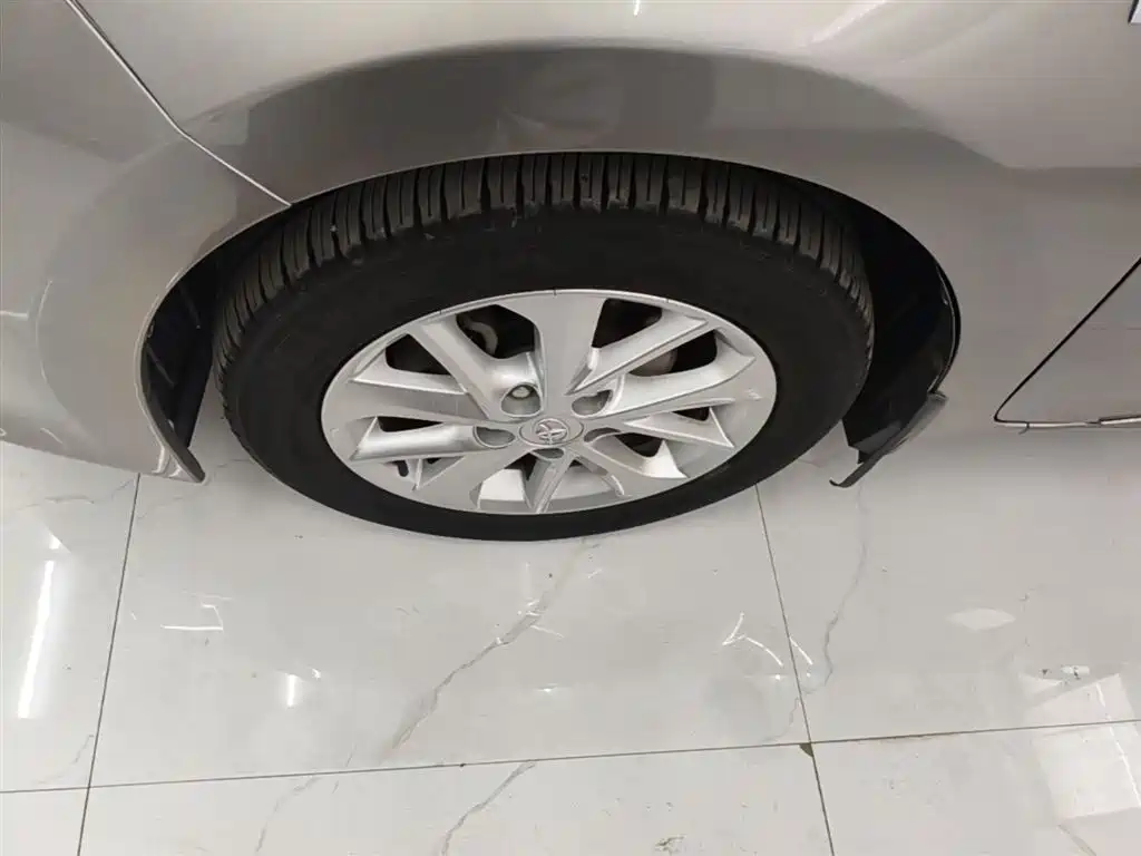 Toyota Corolla 2014 1.6L CVT GL-i Leather Edition фото 23