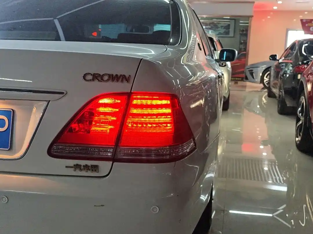 Toyota Crown 2007 2.5L Royal Special Edition фото 6