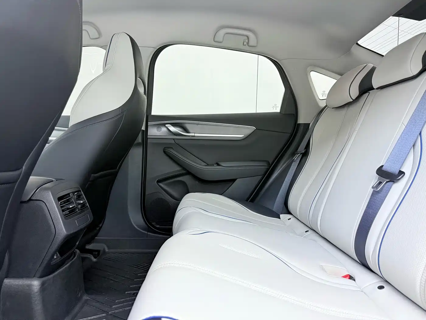 BYD Destroyer 05 2024 2024 Glory Edition DM-i 120KM Luxury