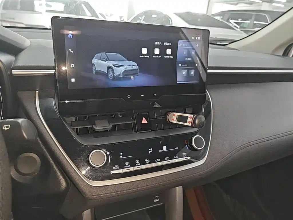 Toyota Frontlander 2023 2.0L CVT Elite Edition фото 13