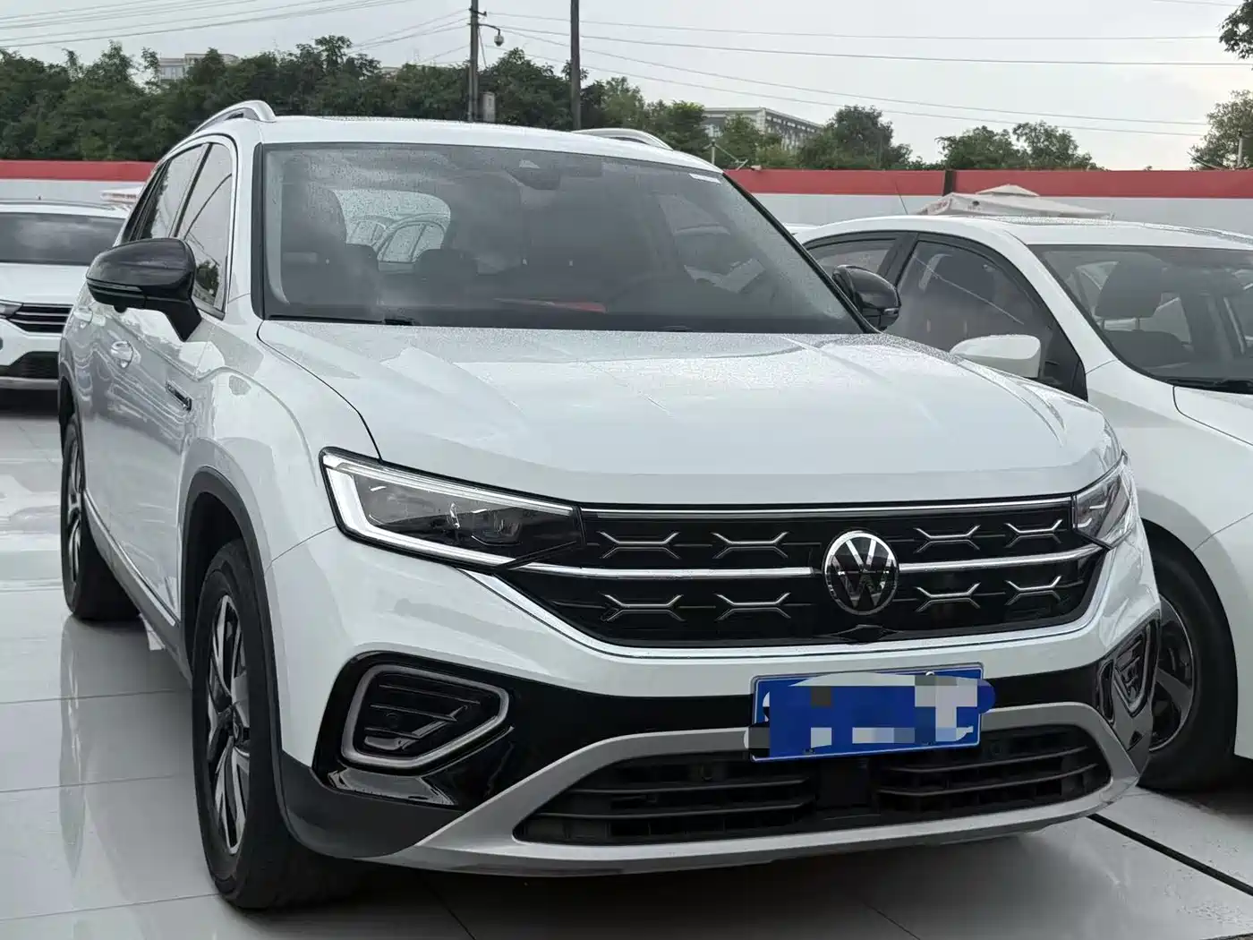 Volkswagen Tayron 2024 330TSI 2WD Luxury Plus Advanced фото 3