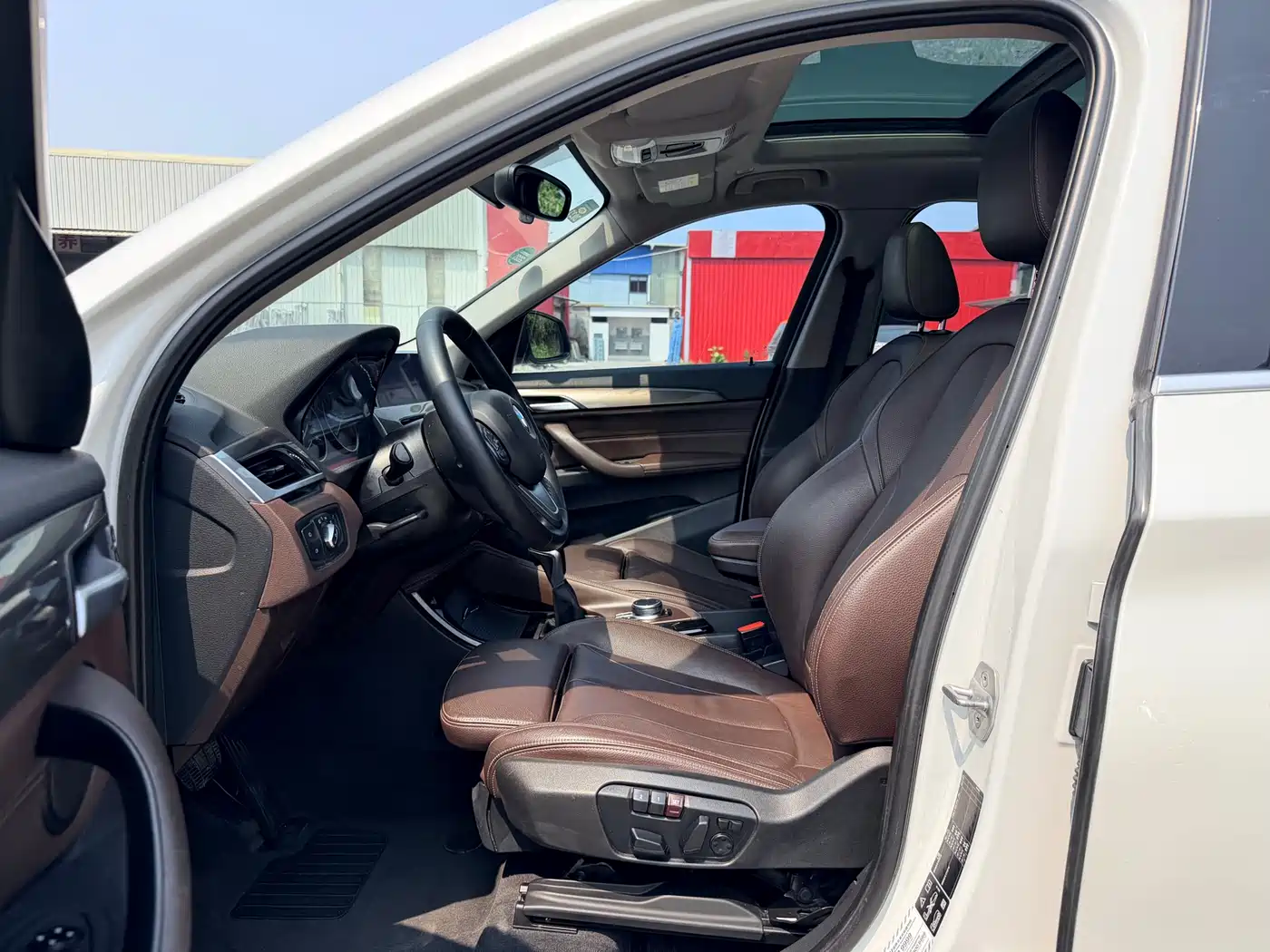 BMW X1 2016 xDrive20Li Luxury Model фото 8