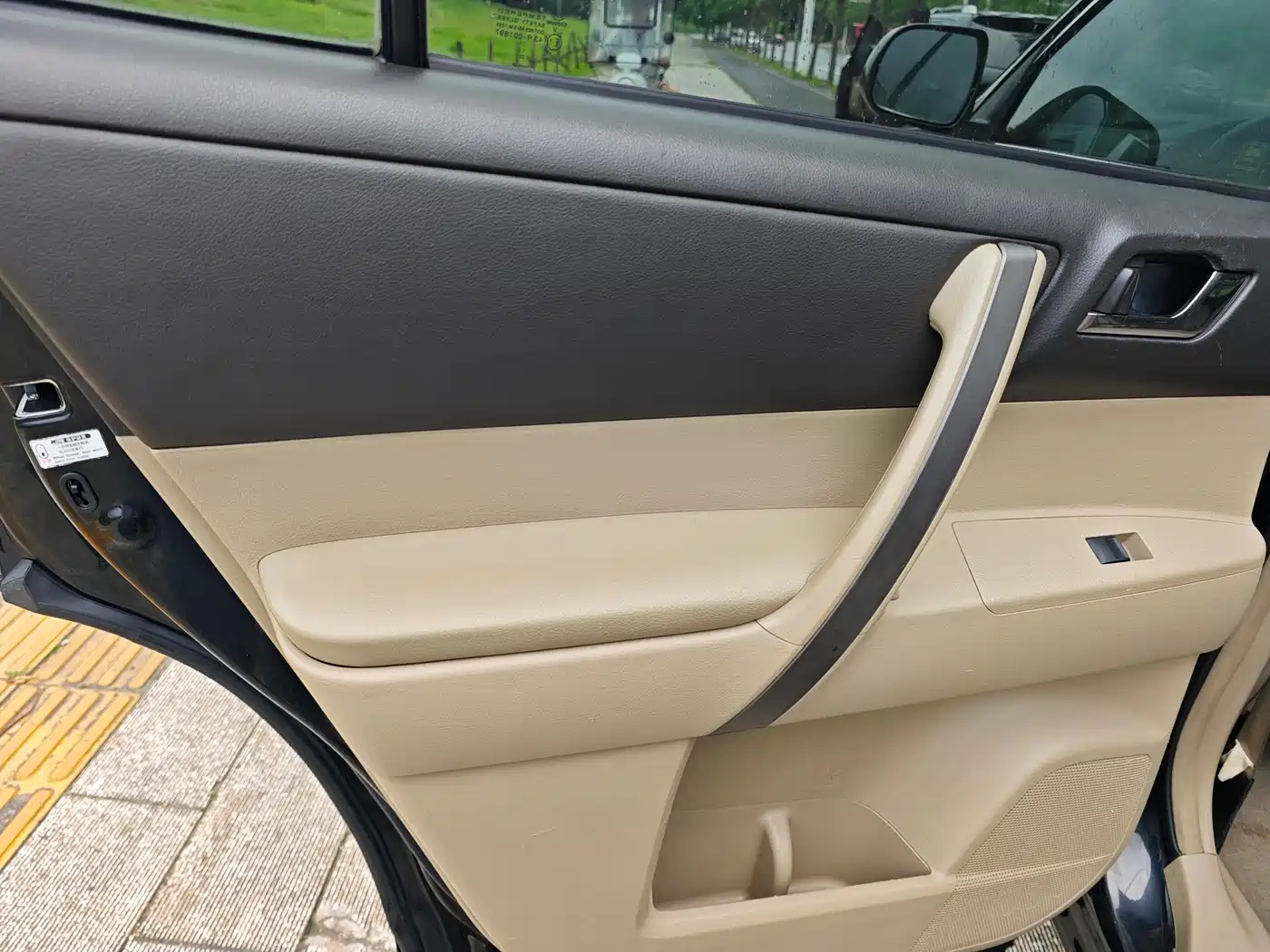 Toyota Highlander 2009 2.7L 2WD 7-seater Luxury Edition фото 10