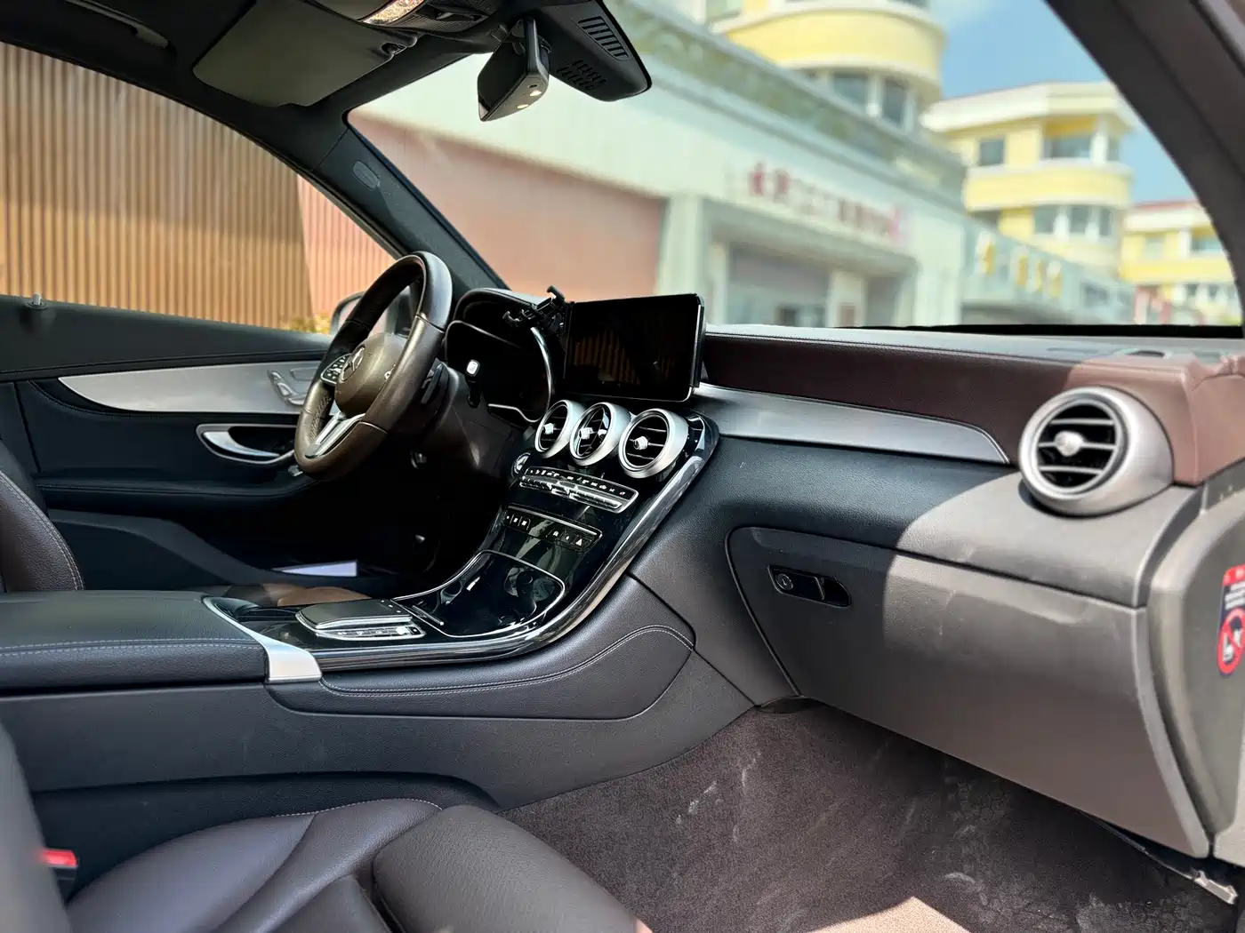 Mercedes-Benz GLC 2020 Facelift GLC 260 L 4MATIC Dynamic фото 10