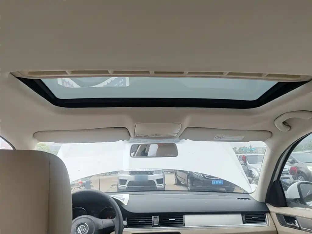 Volkswagen Bora 2014 1.6L Automatic Comfort Edition фото 18