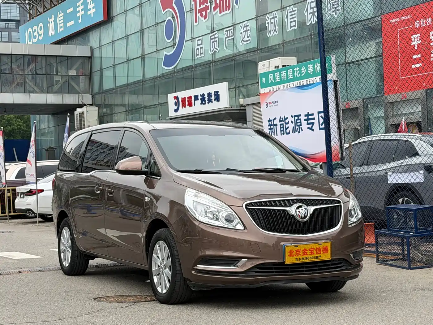 Buick GL8 2018 28T Comfort China VI фото 3