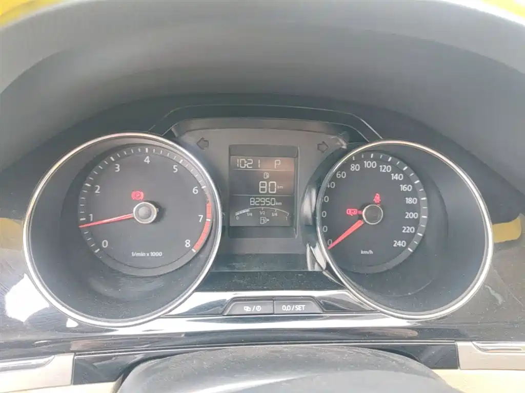 Volkswagen Bora 2014 1.6L Automatic Comfort Edition фото 12