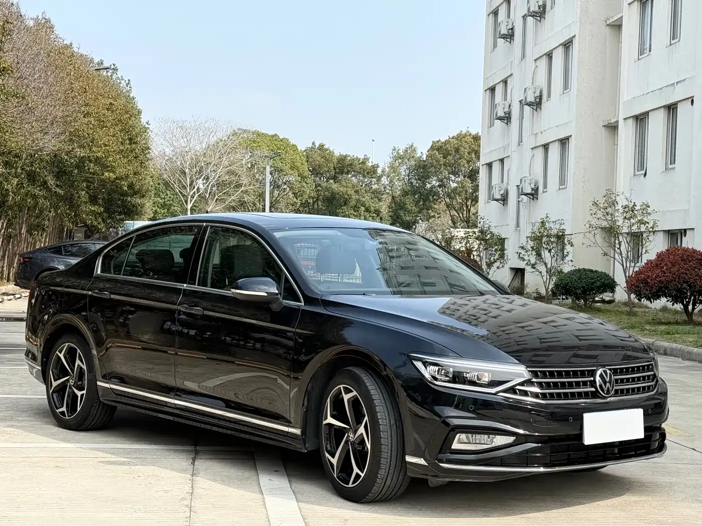 Volkswagen Magotan 2023 2 Million Units Anniversary Edition 330TSI DSG Leading Type фото 3