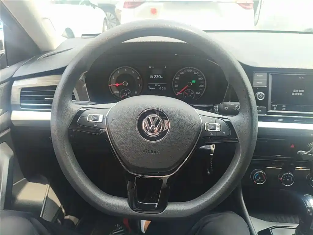 Volkswagen Lavida 2019 1.5L Automatic Comfort Edition China VI фото 11