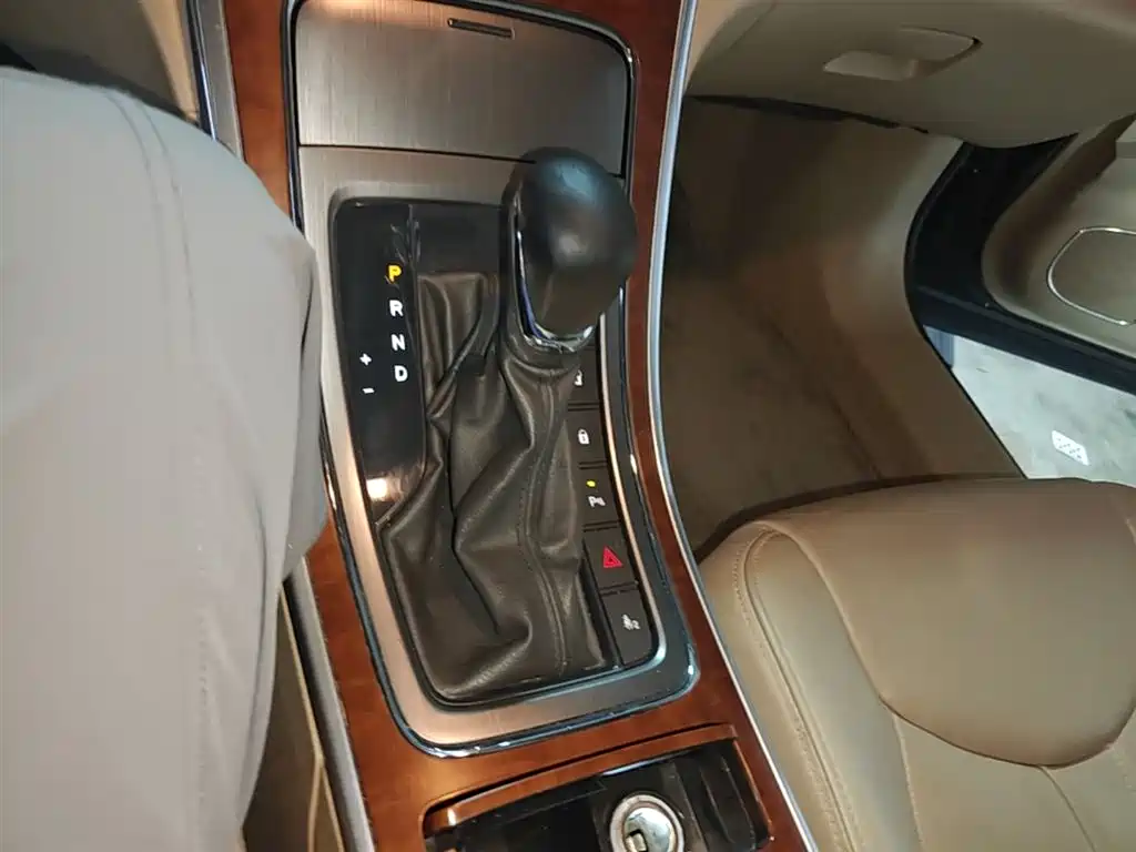 Roewe 950 2016 2015 1.8T Luxury Edition