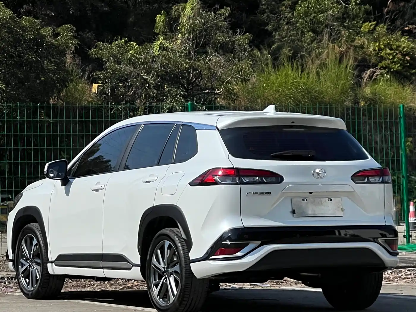 Toyota Frontlander 2023 2.0L CVT Sport Edition фото 6