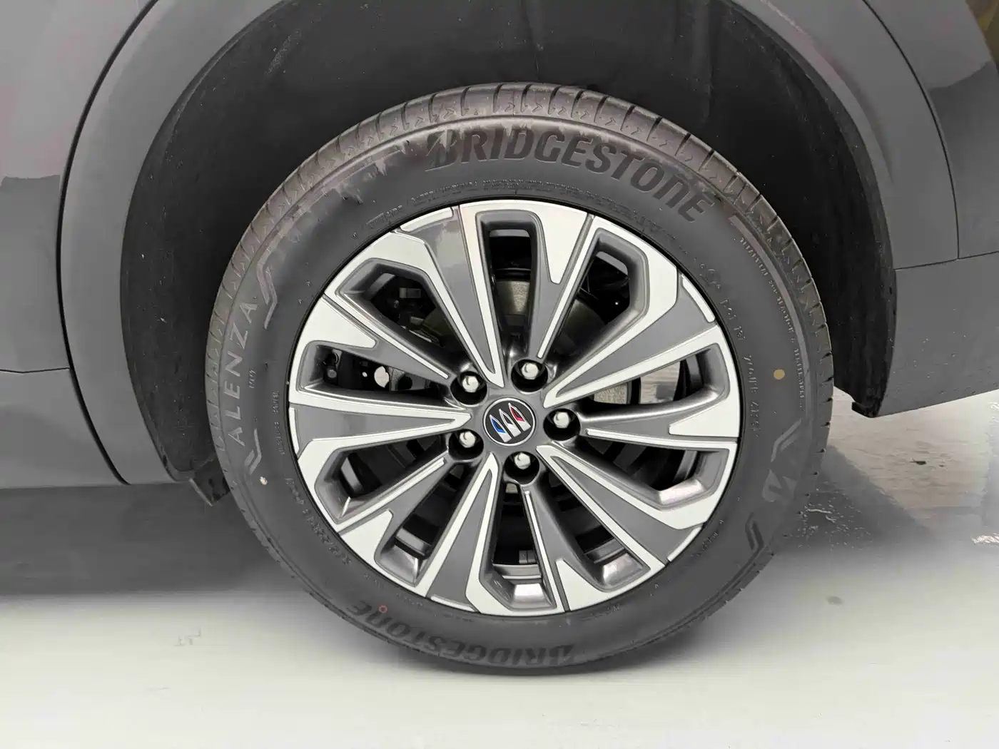 Buick Envision Plus 2026 Envision Plus 28T FWD Base фото 24