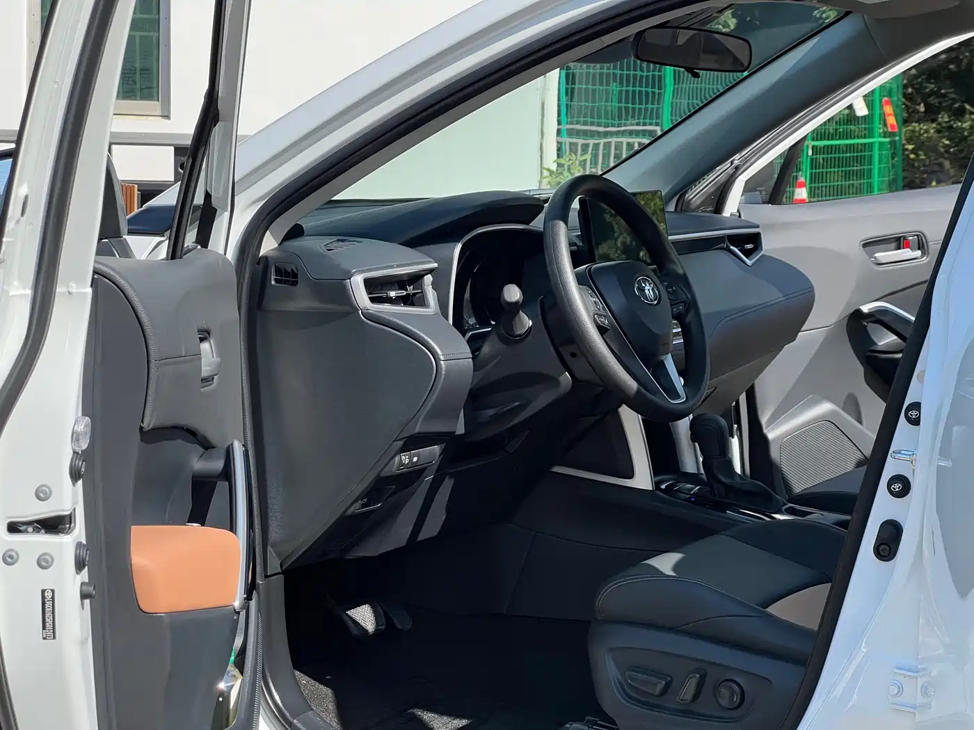 Toyota Frontlander 2023 2.0L CVT Sport Edition фото 10