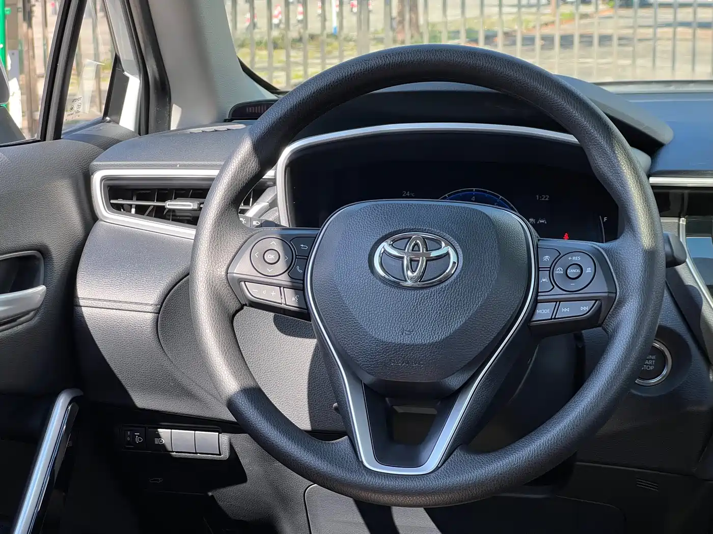 Toyota Frontlander 2023 2.0L CVT Sport Edition фото 19