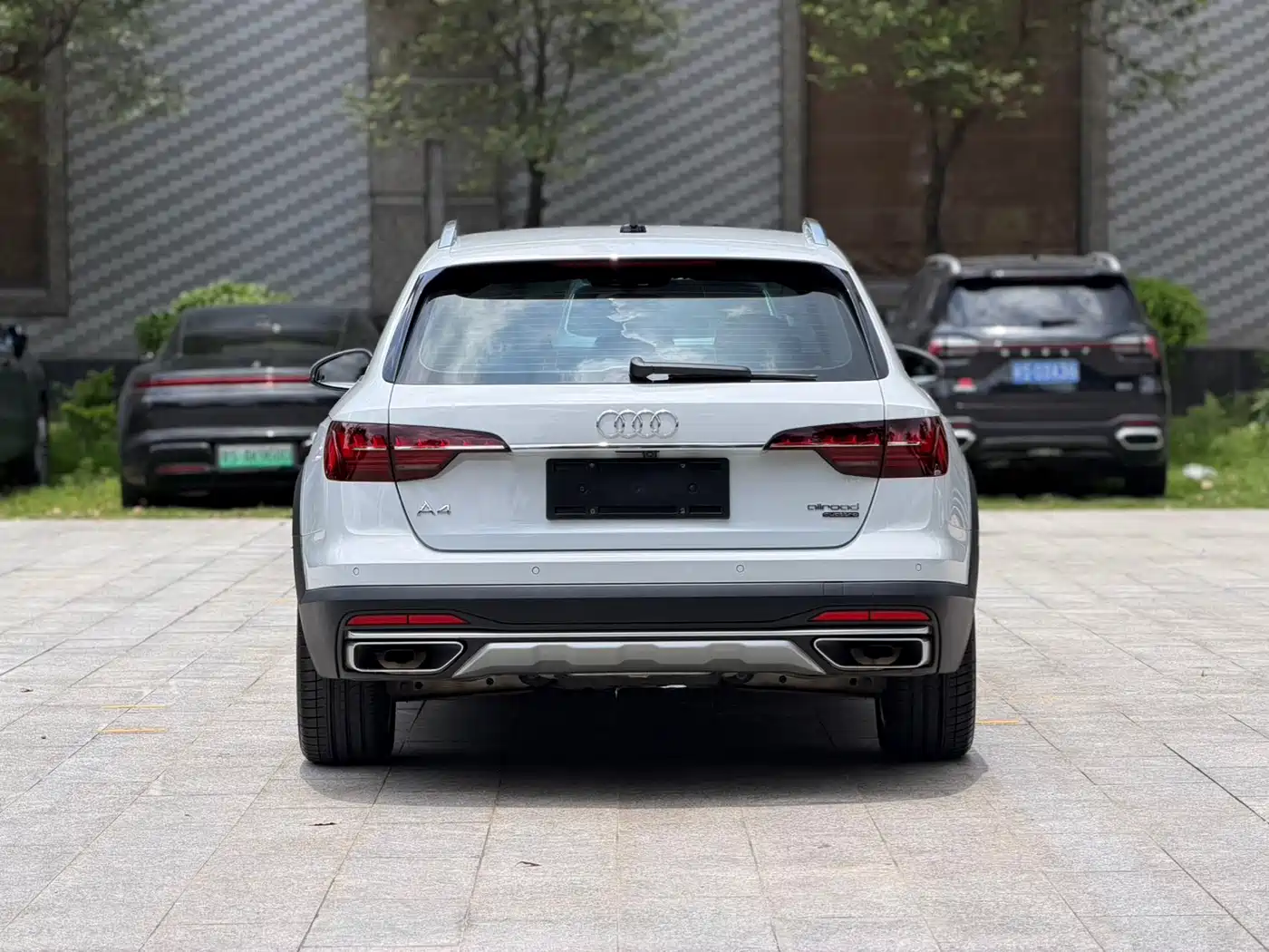 Photo 9 - Audi A4 (Import)