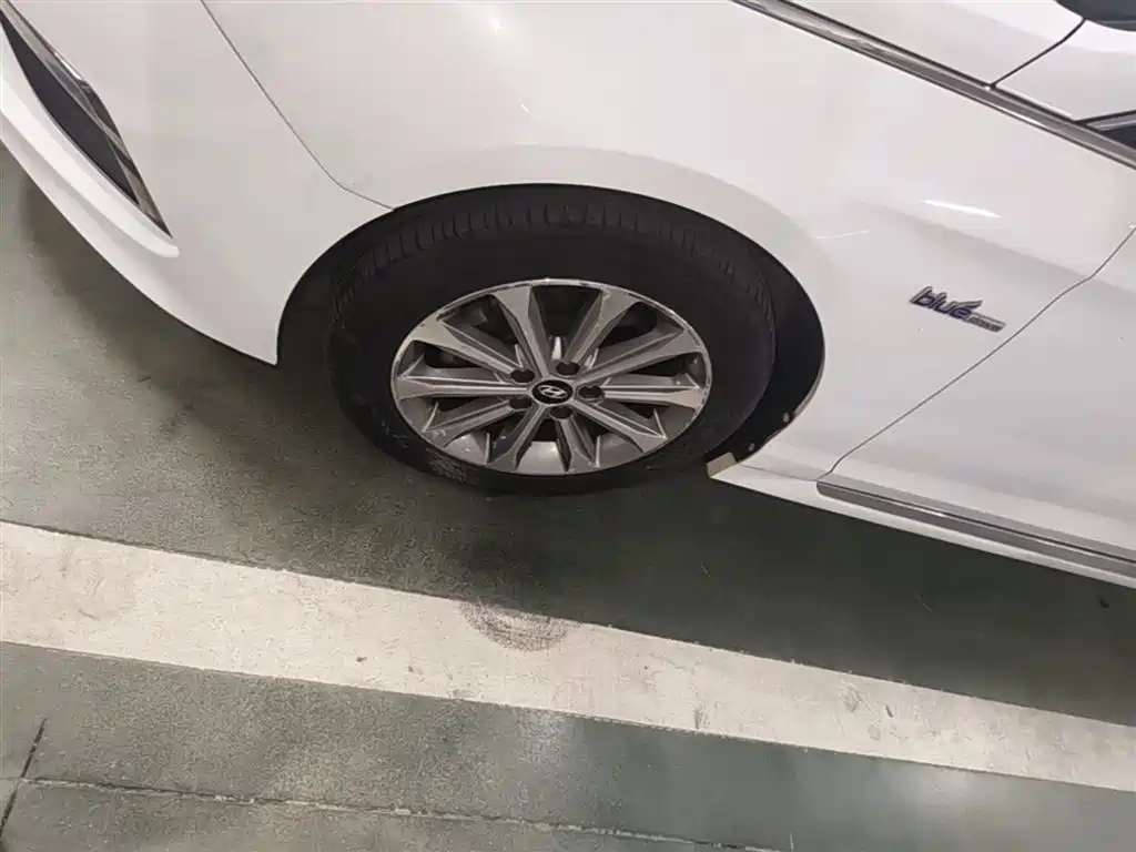 Hyundai Sonata 2015 1.6T GLS Smart фото 23