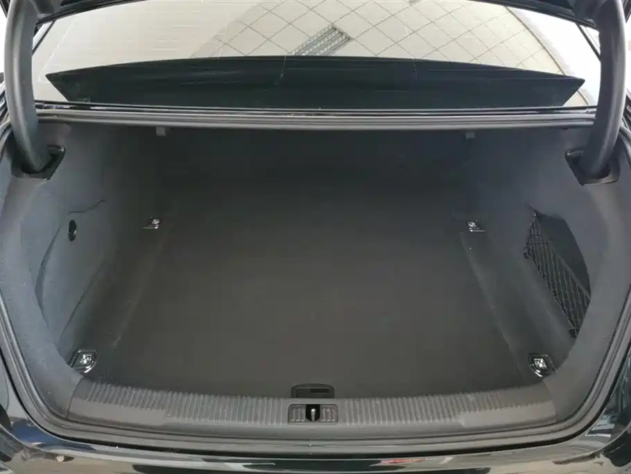 Audi A6L 2018 30th Anniversary 35 TFSI Fashion фото 4