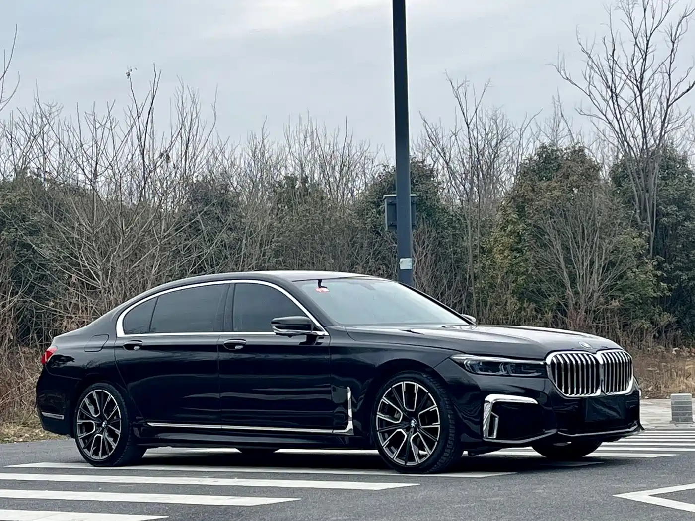 BMW 7 Series 2016 740Li Leading Edition фото 3