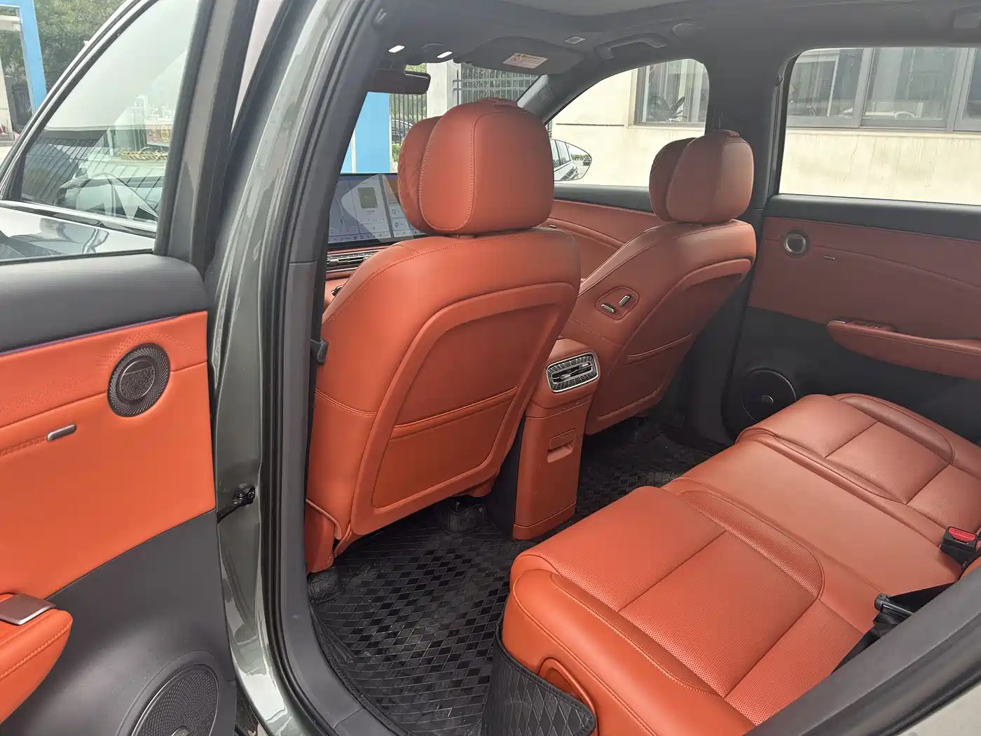 Hongqi HS6 PHEV 2025 High-end Model фото 7