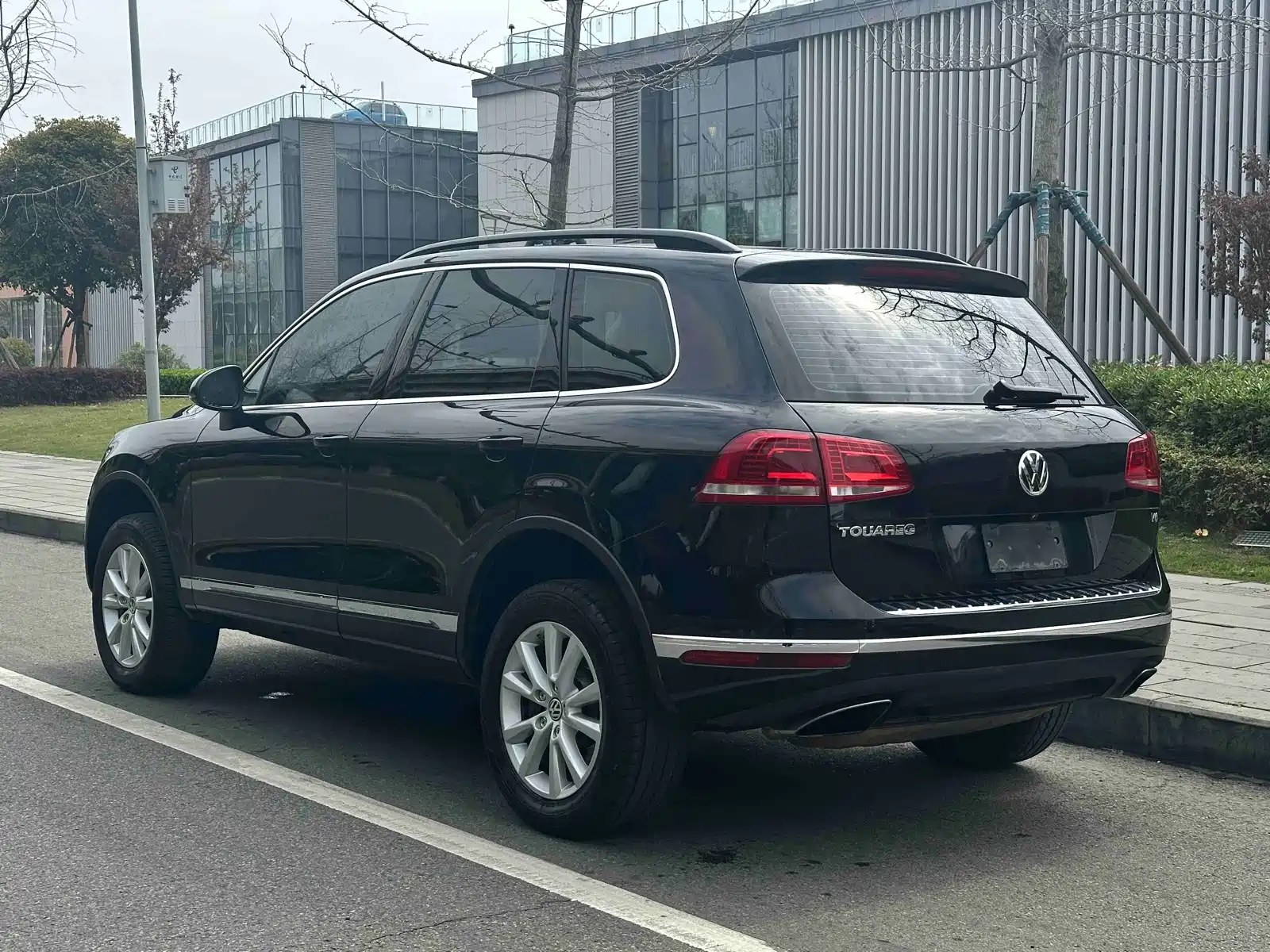 Фото 4 - Volkswagen Touareg
