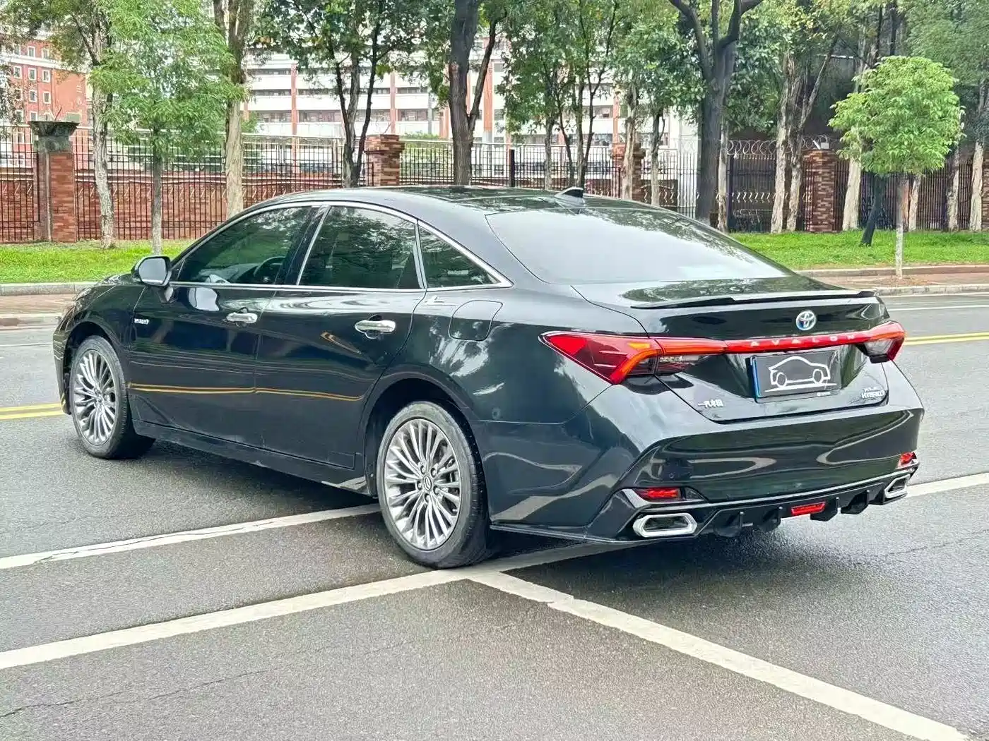 Toyota Avalon 2019 Hybrid 2.5L XLE Premium Edition China V фото 5