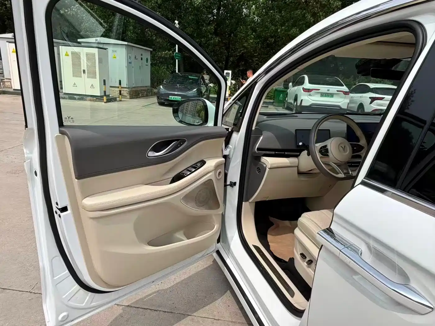Voyah Auto Voyah Dreamer 2025 PHEV AWD Flagship Kunpeng Edition фото 5