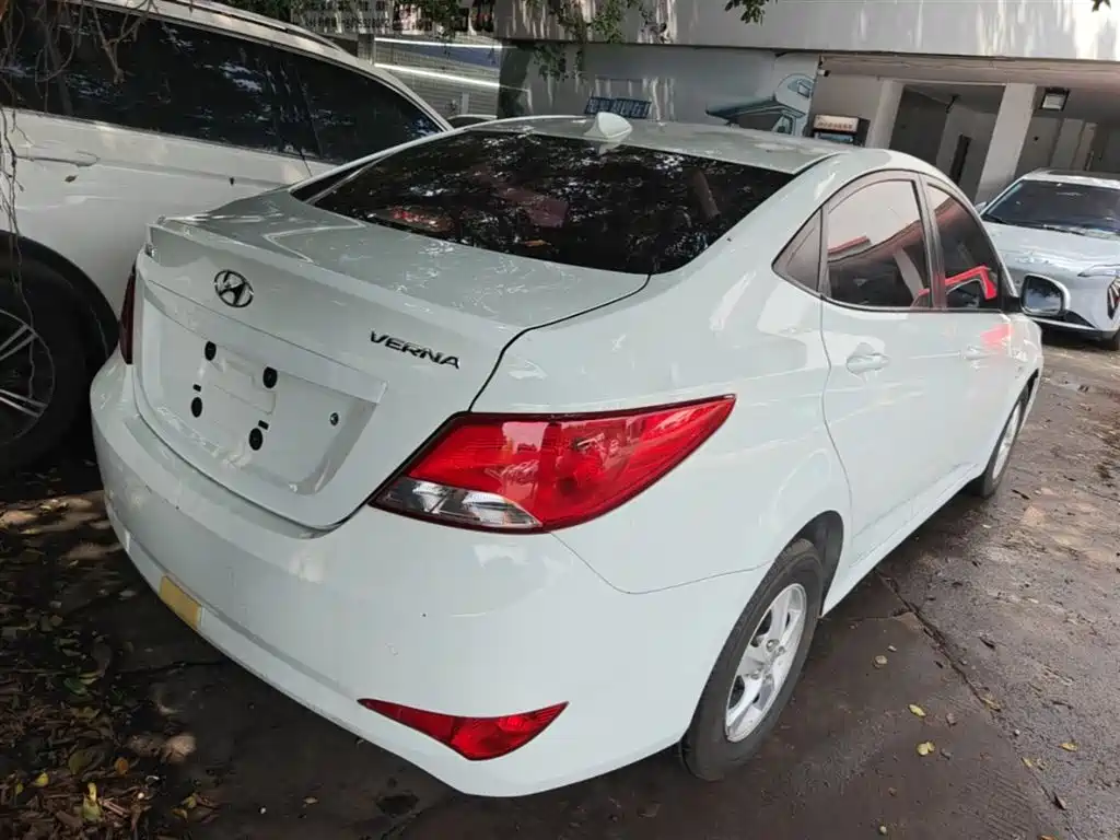 Hyundai Verna 2016 1.4L Automatic Smart GLS фото 7