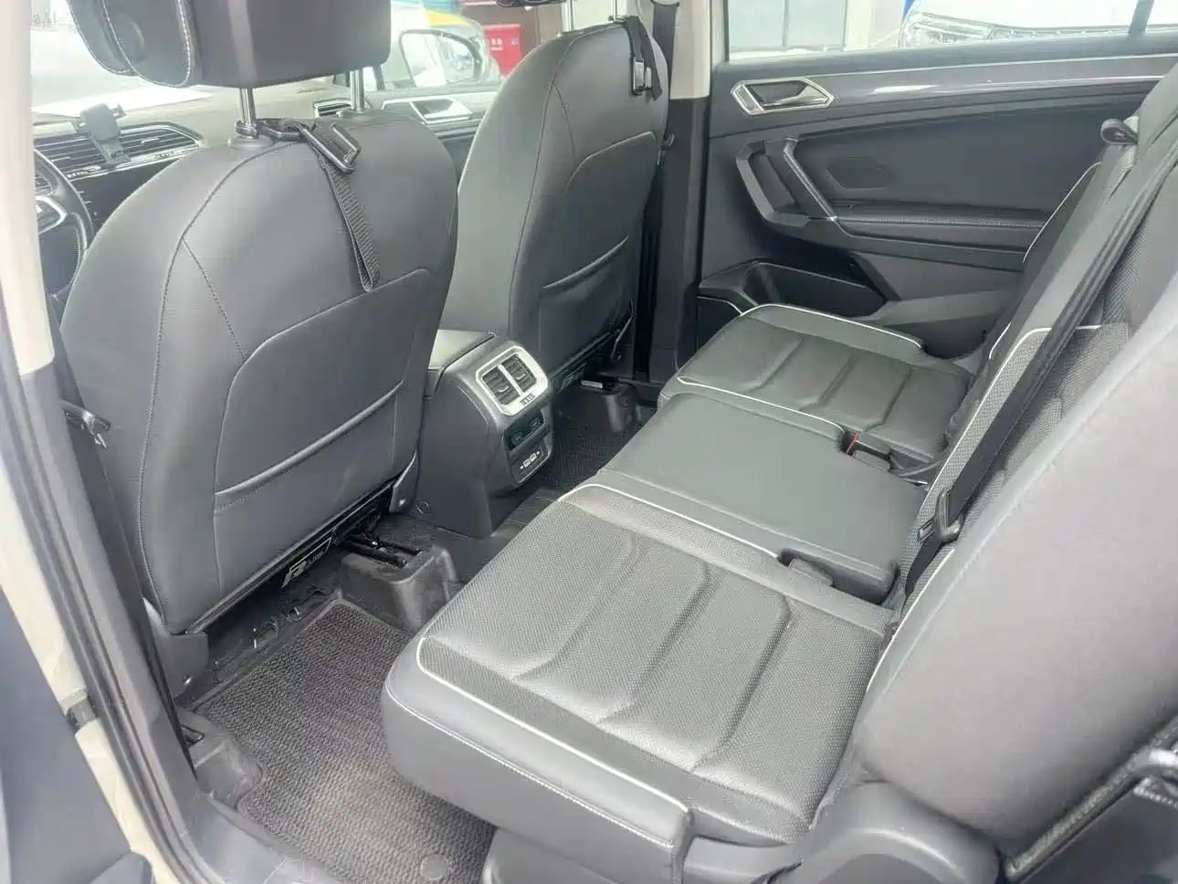 Volkswagen Tiguan L 2019 380TSI Automatic 4WD R-Line Flagship 7-Seater China VI фото 15