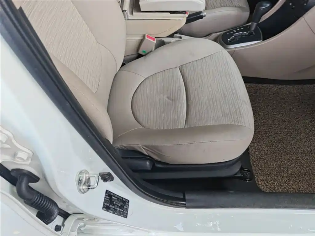 Hyundai Verna 2016 1.4L Automatic Smart GLS фото 25