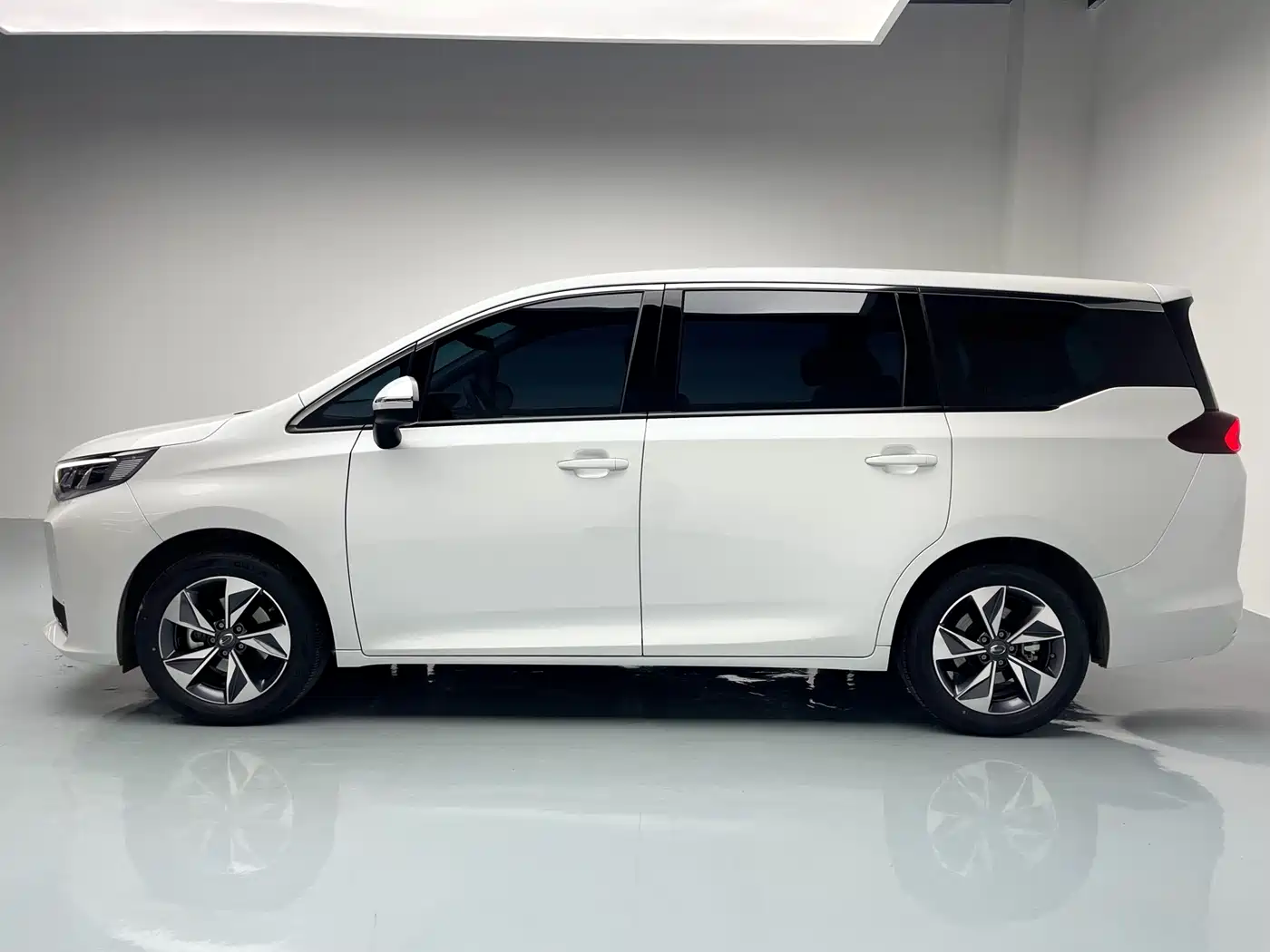 GAC Trumpchi Trumpchi M6 2023 PRO 270T DCT Luxury Edition фото 5