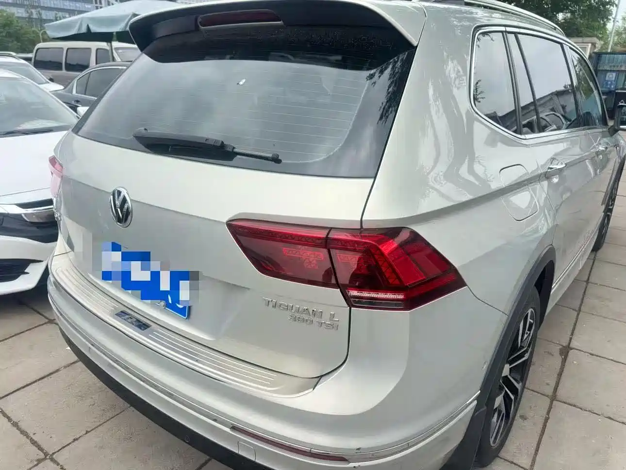 Volkswagen Tiguan L 2019 380TSI Automatic 4WD R-Line Flagship 7-Seater China VI фото 4